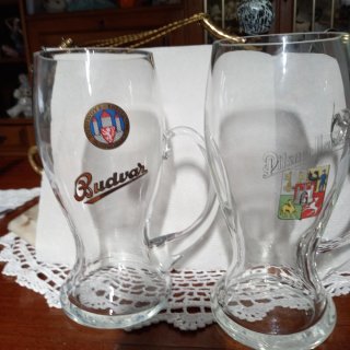 Brocche di birra Budvar e Pilsner Urquell