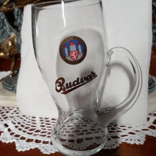 Brocche di birra Budvar e Pilsner Urquell