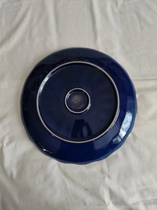 Elegante fuente grande ovalada