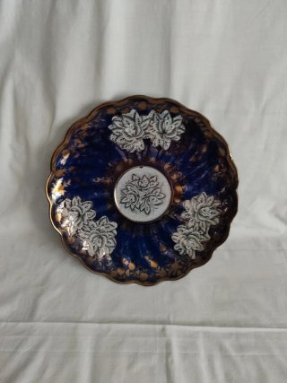 Elegante fuente grande ovalada