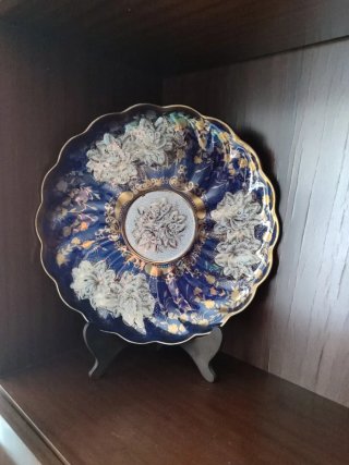 Elegante fuente grande ovalada
