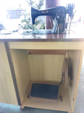 Máquina de coser Singer Alfa
