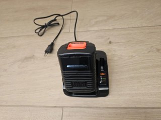 Cargador Black+Decker 36V 1.35A