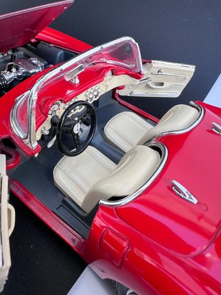 Chevrolet Corvette ( 1957 ) Burago 1/18