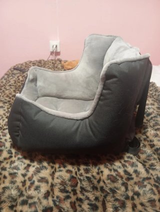Cama/sillón para perro gris