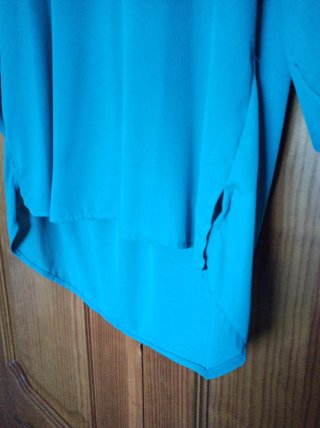Blusa verde azulada manga 3/4