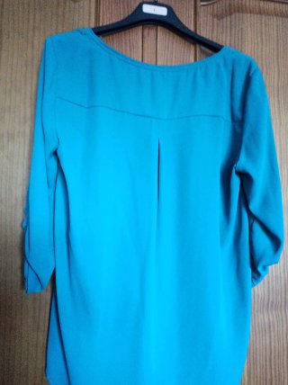 Blusa verde azulada manga 3/4