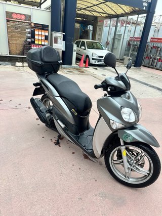 Yamaha Xenter Gris