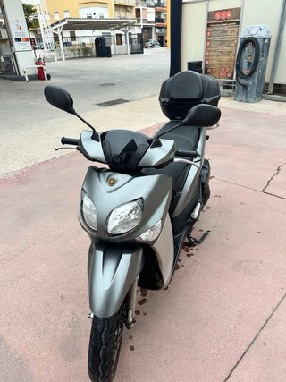 Yamaha Xenter Gris