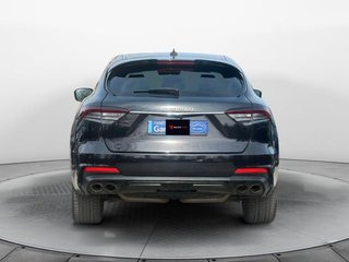 Maserati Levante Modena (2022)