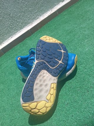 Zapatillas New Balance Azul y Amarillo