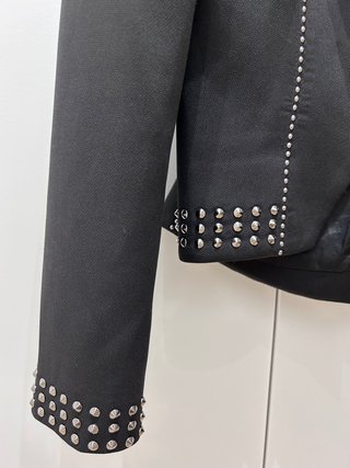 Americana Denny Rose tachuelas talla 40