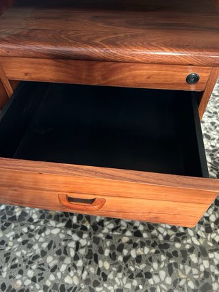 Mesa aparador elegante de madera