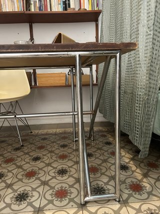 Mesa Escritorio Eileen Gray modelo Doble X.