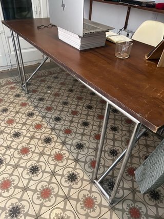 Mesa Escritorio Eileen Gray modelo Doble X.