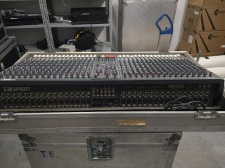 Mesa de mezclas Soundcraft Spirit LX7
