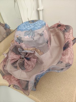 Splendido cappello donna tesa larga floreale