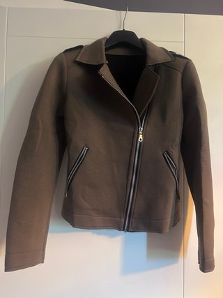 Giubbottino marrone stile biker