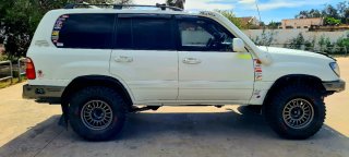 Toyota Land Cruiser 100 2000