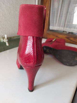 Botines rojos tacón alto