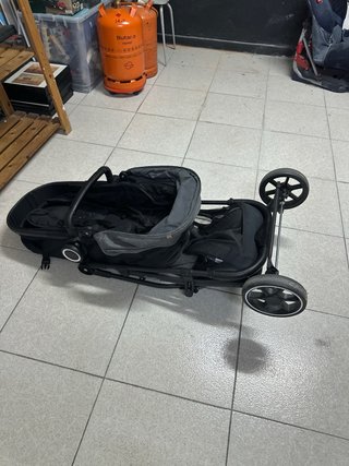Cochecito de bebé gris
