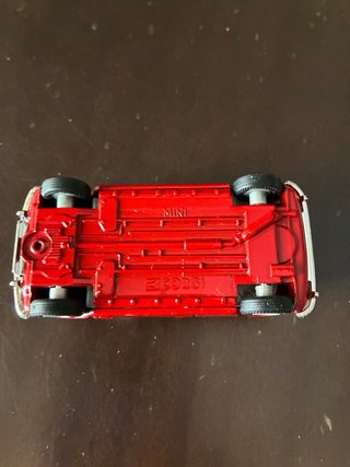 Coche a escala 1:43
