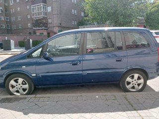 Opel Zafira 2004