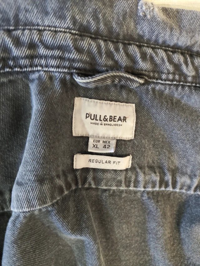 Chaqueta vaquera Pull & Bear negra desgastada XL