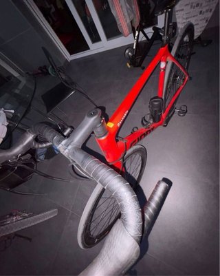 Bicicleta da strada Giant Rossa