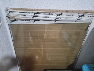 Mesa de centro con cisnes dorados