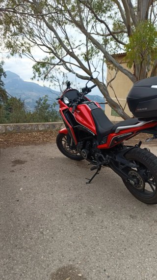 Morini 650 Adventure Roja y Negra