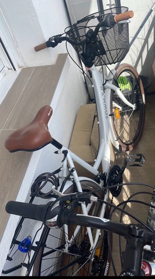 Bicicleta de paseo blanca
