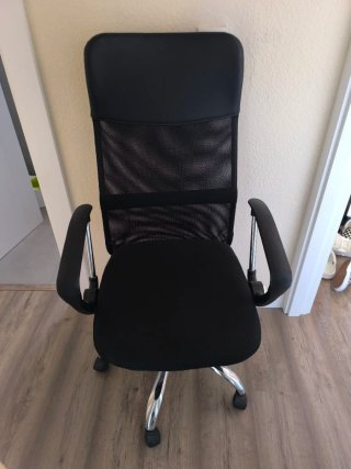 Silla de oficina ergonómica negra