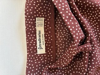 Falda marrón con lunares blancos