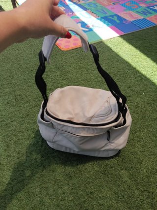 Mochila porteo BabyBjorn y bolso