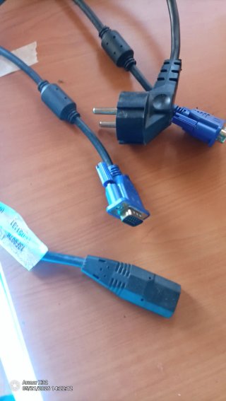 Monitor Asus VGA Negro con cables