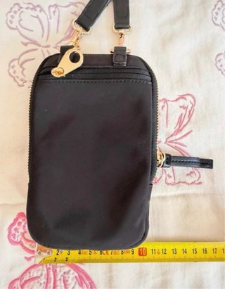 Bandolera Parfois negra pequeña