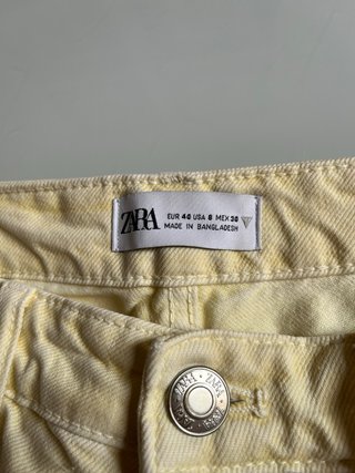 Pantalones vaqueros amarillos
