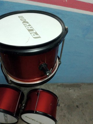 Toms tambores dos de 14" y uno de 8"
