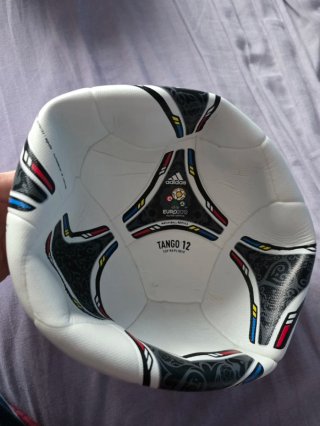 Balón Adidas Tango12 Euro 2012