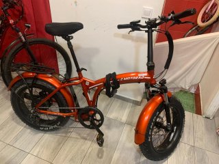Bicicleta Eléctrica Plegable Roja