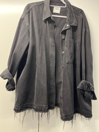 Chaqueta Zara Gris Oversize Desgastada