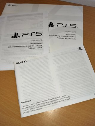 Manuali e garanzia per PlayStation 5