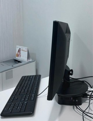 Monitor HP + Teclado y Ratón Dell Negro