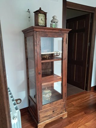 Vitrina de madera con cristal vintage