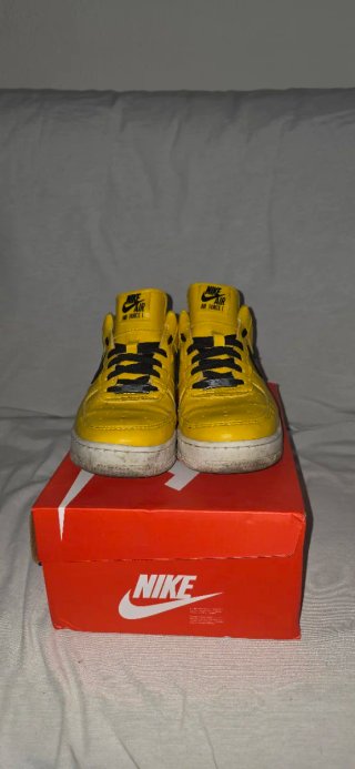 Nike Air Force 1 Talla 44 Amarillas