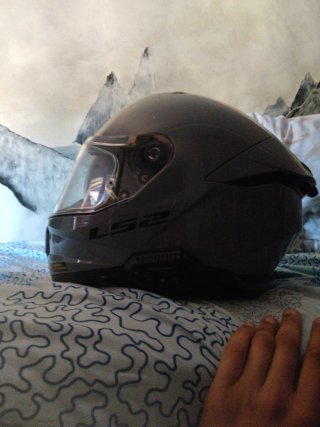 Casco de moto LS2 plateado