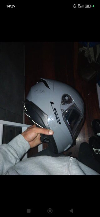 Casco de moto LS2 plateado