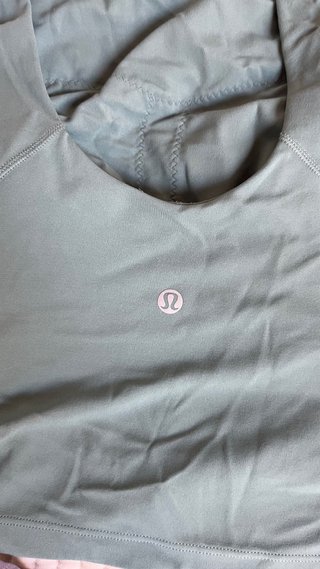 Top deportivo Lululemon verde salvia