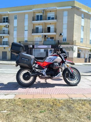 Moto Guzzi V85 TT Oct 2025